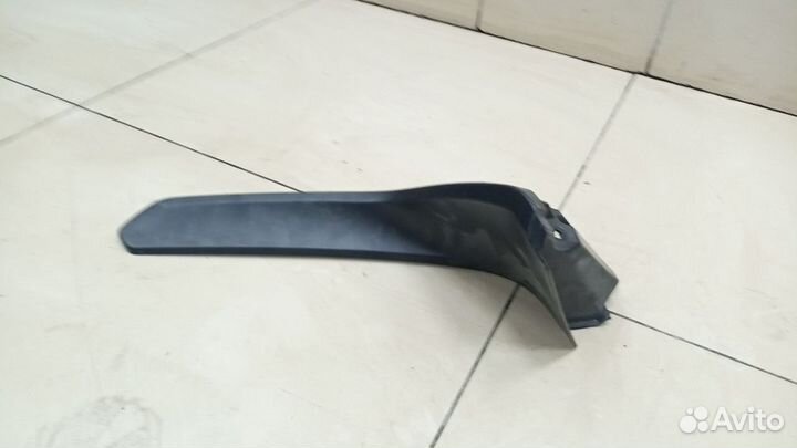Спойлер двери багажника левая часть