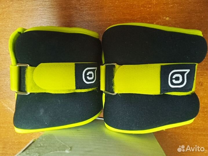 Утяжелители для рук и ног Cups 0.5