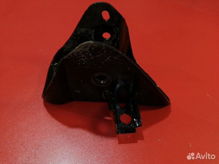 Кронштейн балки задний левый Volkswagen Polo 602