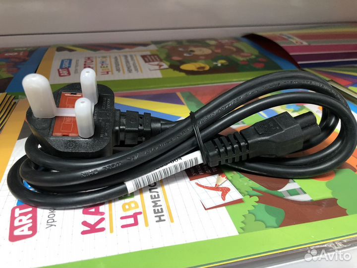 Кабель с тройной вилкой
