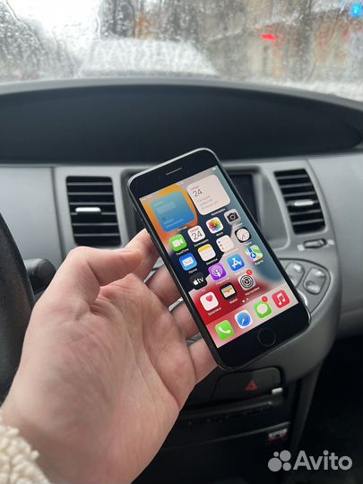 iPhone 7, 32 ГБ