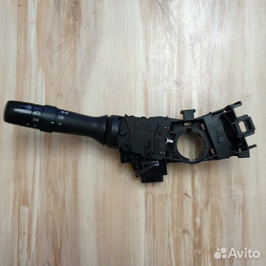 Левый подрулевой переключатель Toyota