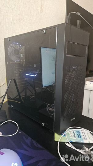 Игровой пк с монитором и клавиатурой