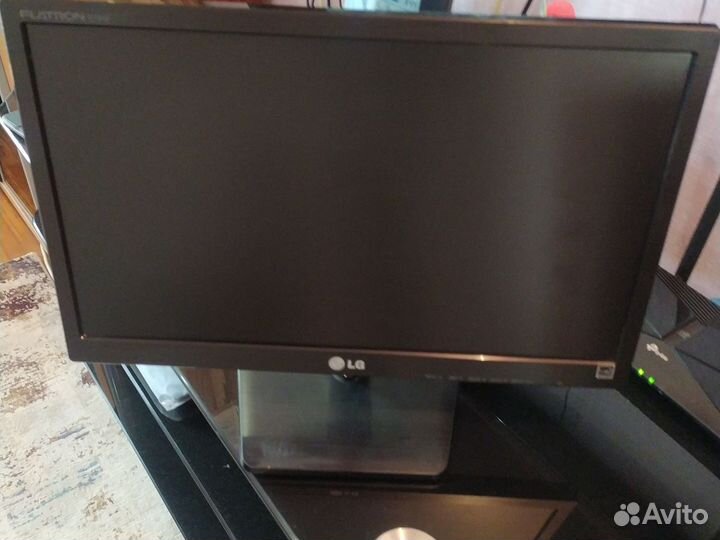 Монитор LG flatron e 1942