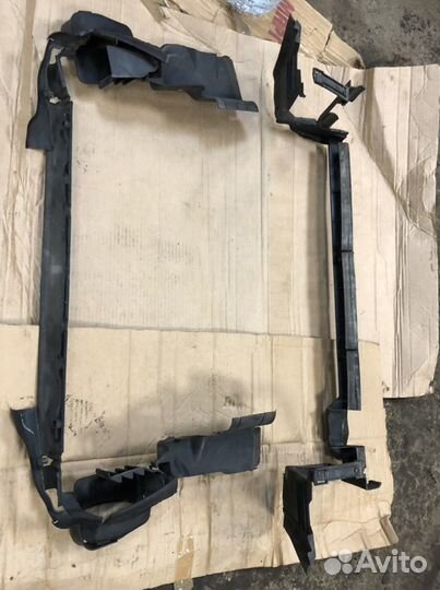 Кожух радиатора w211 комплект