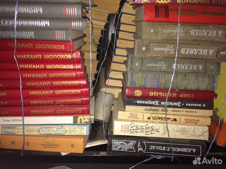 Книги - десяток стопок