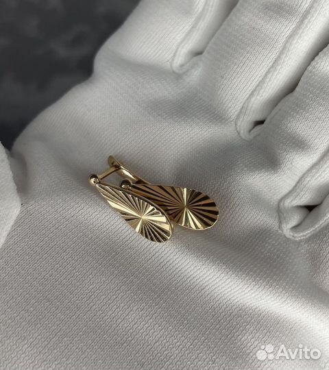 Золотые серьги