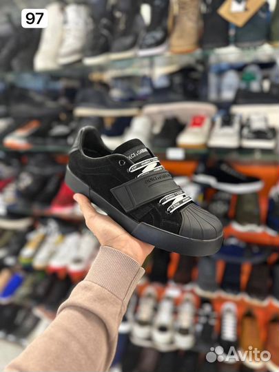 Брендовые кроссовки