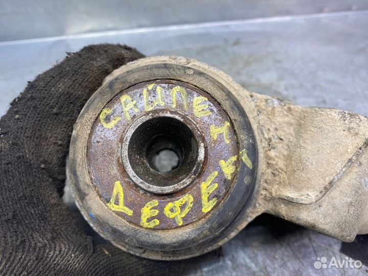 Сайлентблок задней балки левый Volkswagen Passat