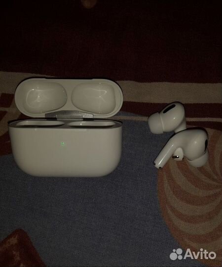 Беспроводные наушники apple airpods