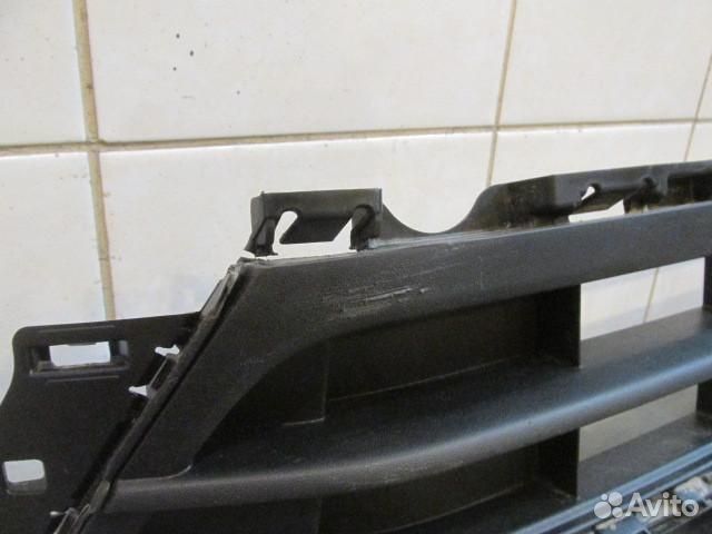 Решетка в бампер центральная Volkswagen Jetta