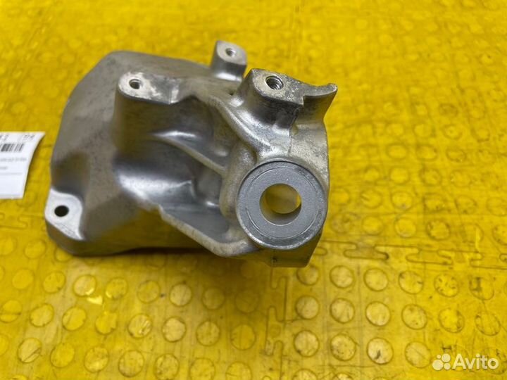 Б/У Опора двигателя В хорошем состоянии