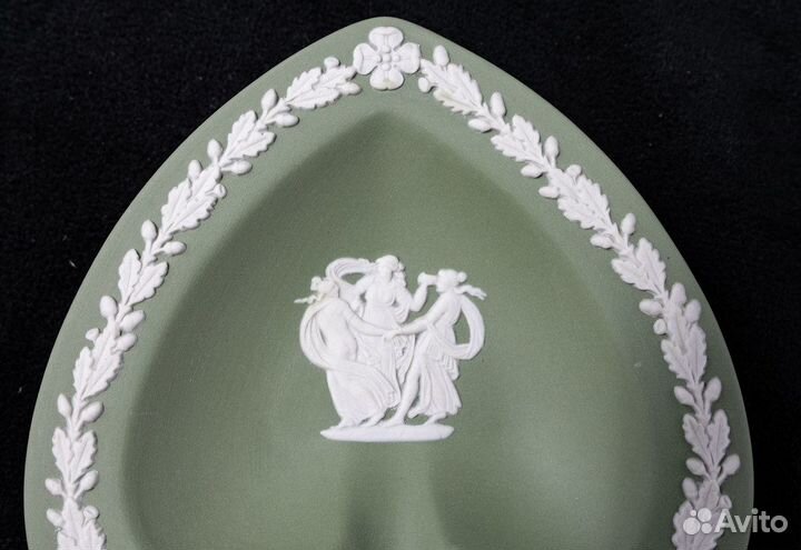 Тарелочка Веджвуд в форме пики, бисквитный фарфор