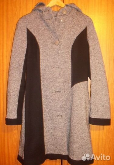 Оригинальное демисезонное пальто с капюшоном р.48