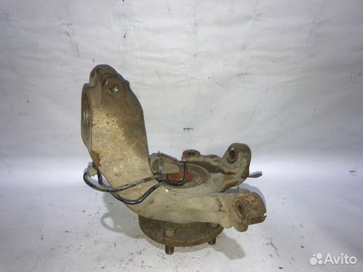 Поворотный кулак передний левый Ford Focus 2 sida