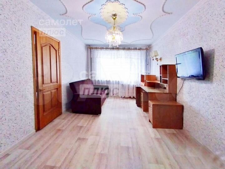 3-к. квартира, 65 м², 1/9 эт.