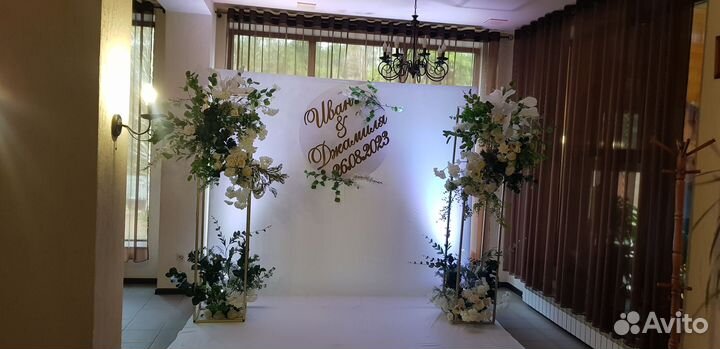 Сдам в аренду подиум, кубы,стол,каркасы для декора