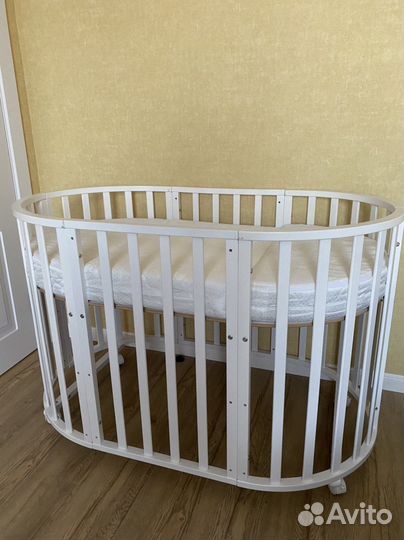 Детская кроватка с матрасом