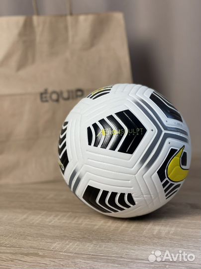 Новые футбольные мячи