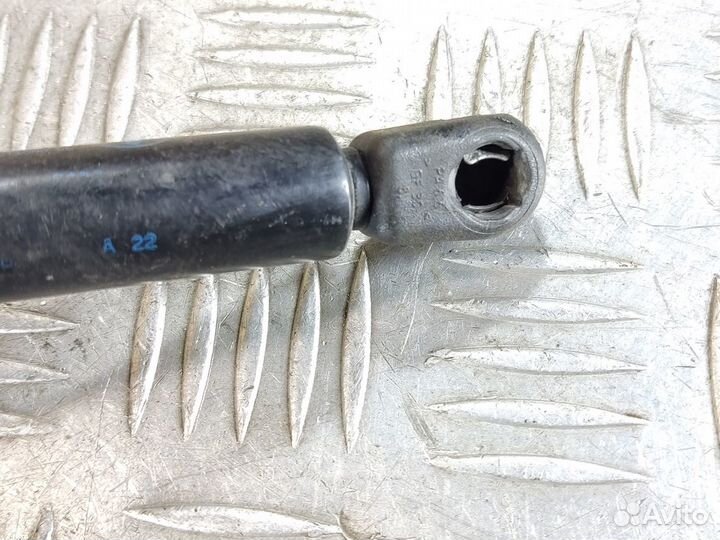 Амортизатор капота Opel Vectra B