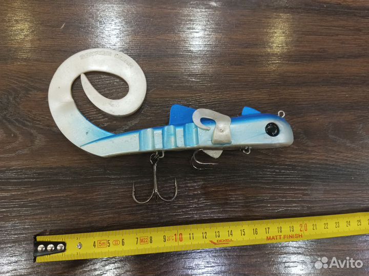 Savage gear alien eel v2