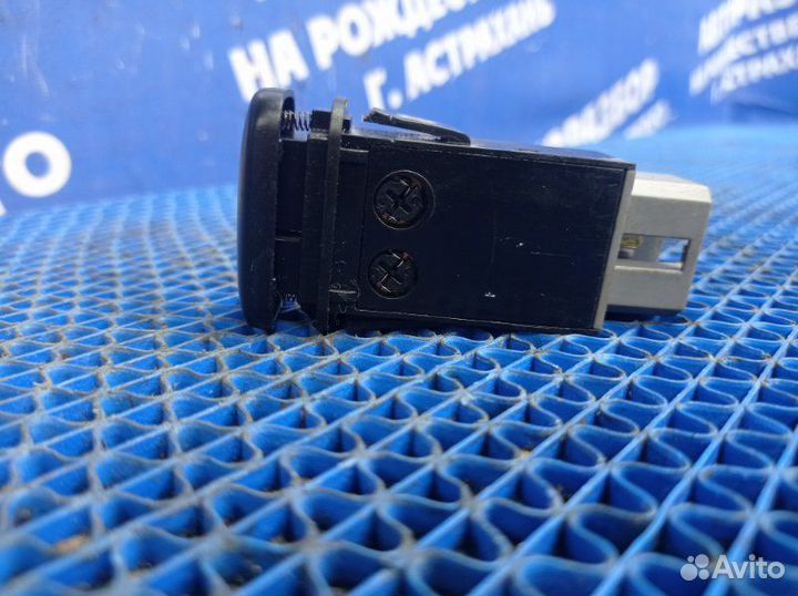 Кнопка птф Kia Clarus седан T8 2000