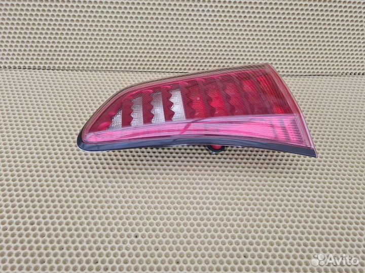 Фонарь в крышку багажника задний правый Infiniti