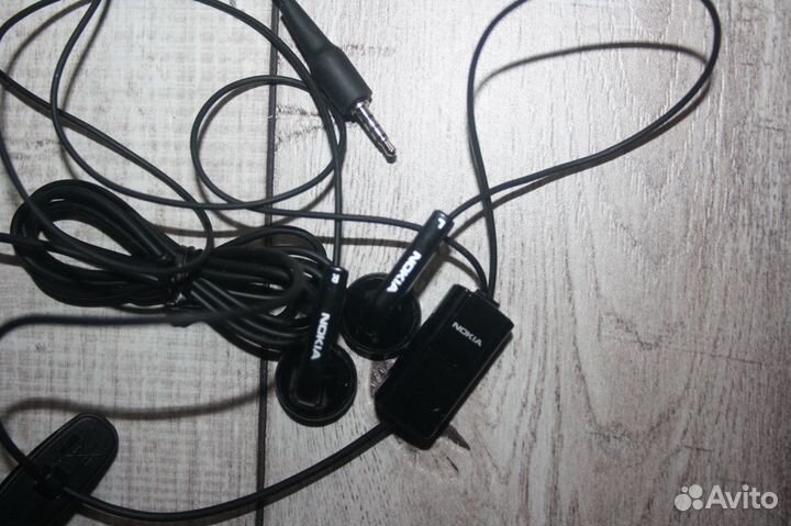 Наушники к кнопочному телефону Nokia