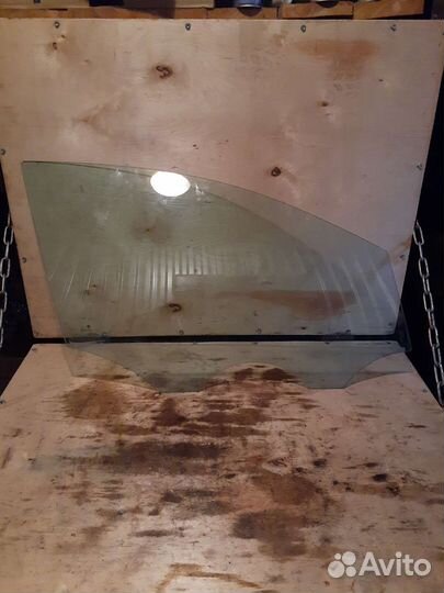 Стекло фольксваген поло