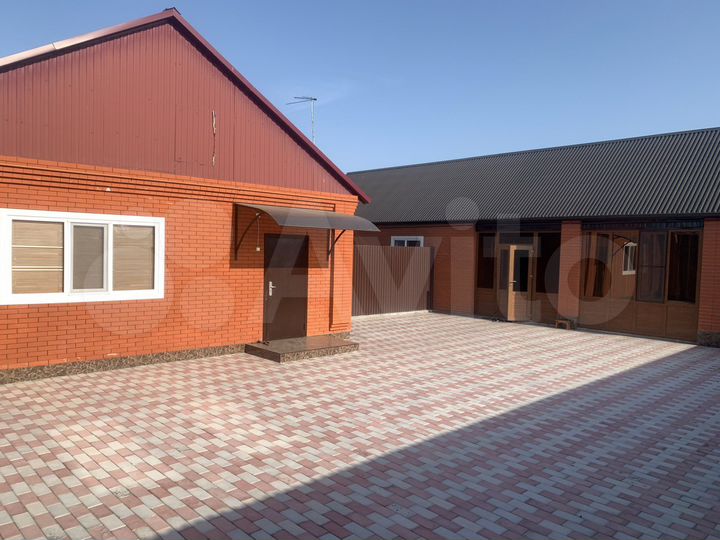 Дом 200 м² на участке 20 сот.