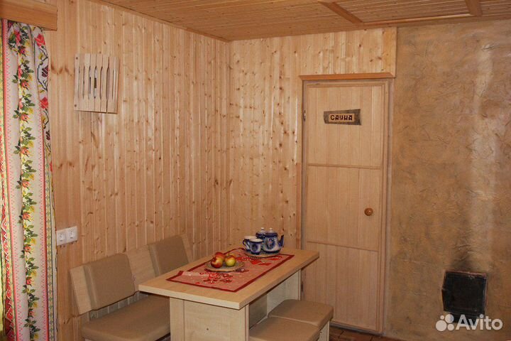 Отдых у бассейна на улице