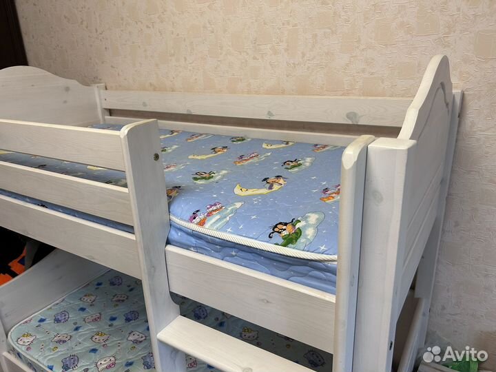 Двухъярусная кровать бу с матрасами