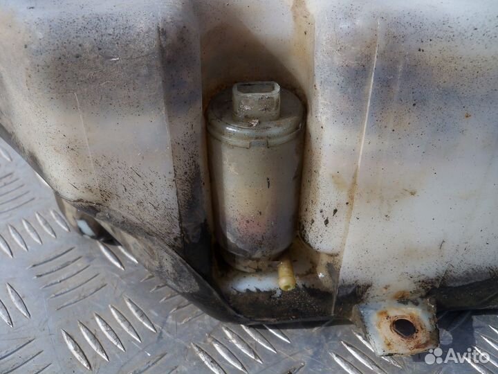 Бачок омывателя Volkswagen Transporter T3