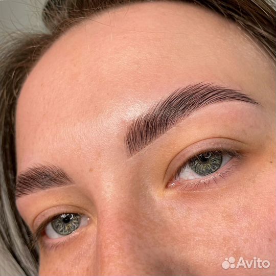 Наращивание ресниц, оформление бровей