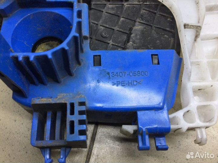 Замок двери передней левой передний левый Hyundai