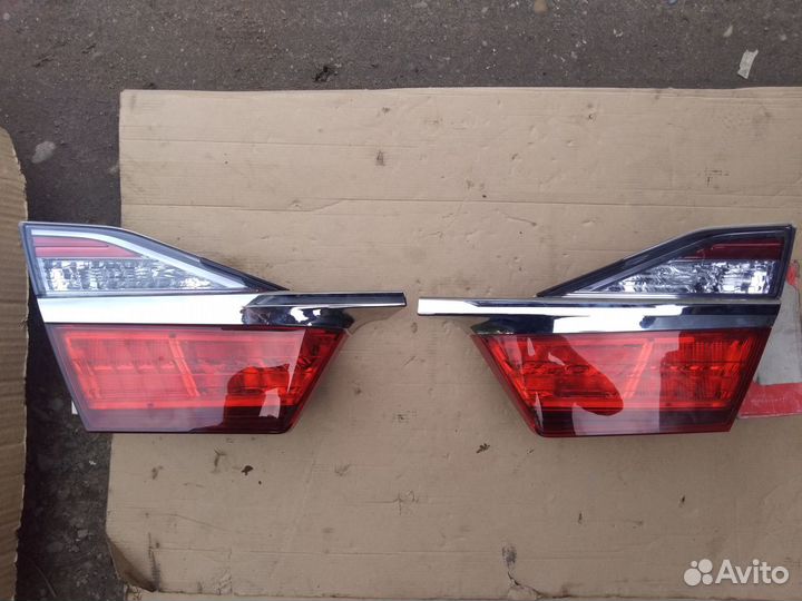 Фонарь задний внутренний Toyota Camry 55 2015-17
