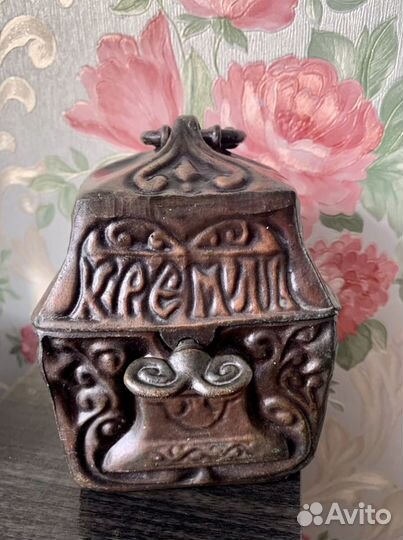 Шкатулка в виде ларца 