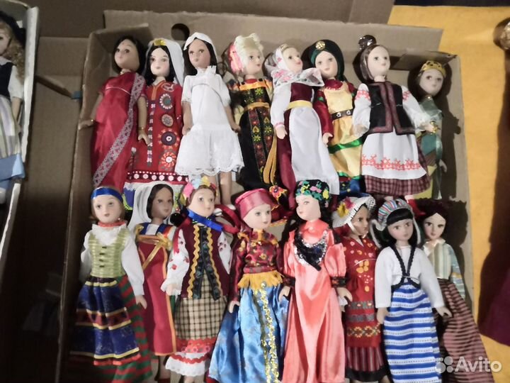 Кукла фарфоровая коллекционная бронь