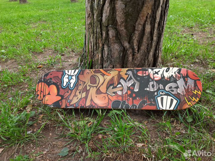 Скейтборд с рисунком граффити бу
