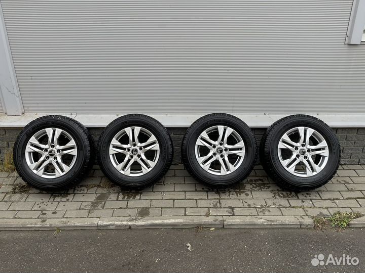 Шины Michelin летние 215/65 R15 на литых дисках