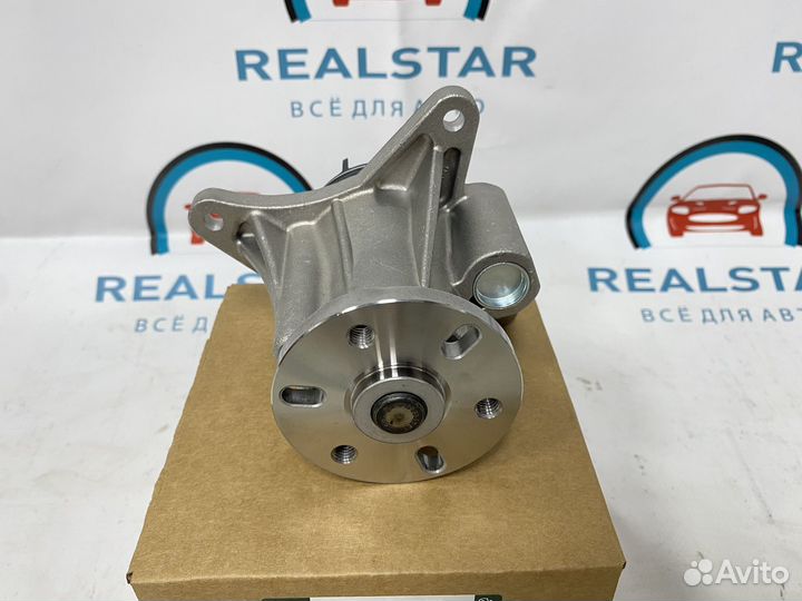 Насос водяной (помпа) LR013164 Land Rover