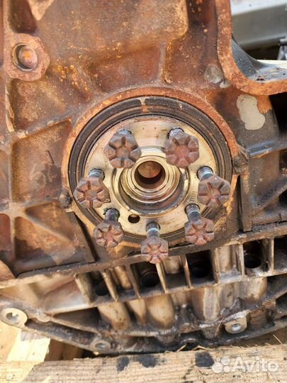 Блок цилиндров F4RE410 на Рено Дастер 2.0 АКПП