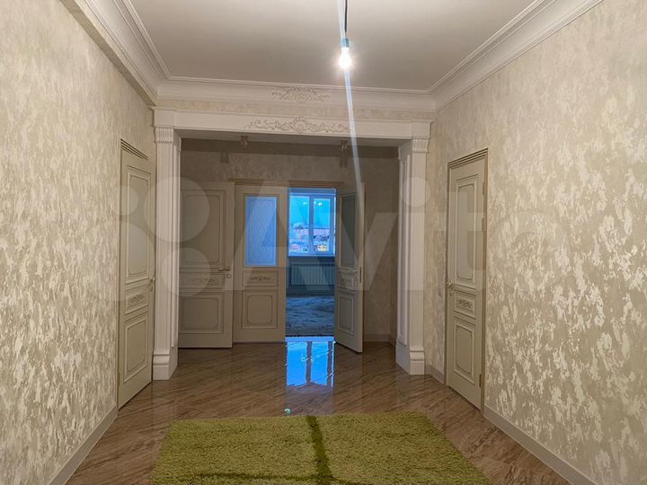 3-к. квартира, 122 м², 1/7 эт.