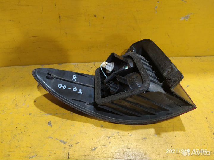 Фонарь задний правый задний правый Toyota Estima