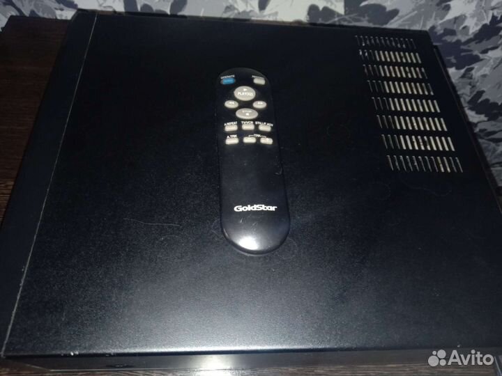Видеомагнитофон goldstar