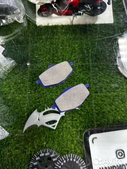 Колодки тормозные передние YBR125 2004-2008 старог