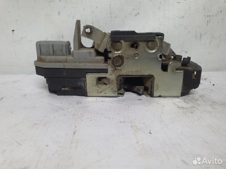 Замок двери задний левый Лада Гранта седан 11186