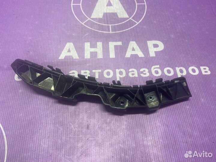 Крепление бампера заднее левое Kia Ceed ED G4FC