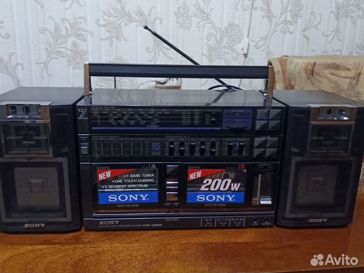 Эксклюзивная магнитола Sony модель CFS-W900
