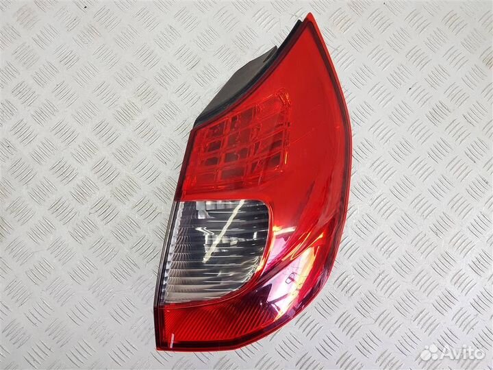 8200474327 Фонарь задний правый Renault Scenic